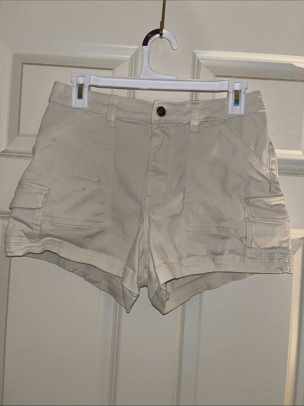 Hollister Cream Cargo Shorts with Patch Pockets